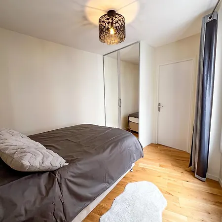 Elegance Parisienne *